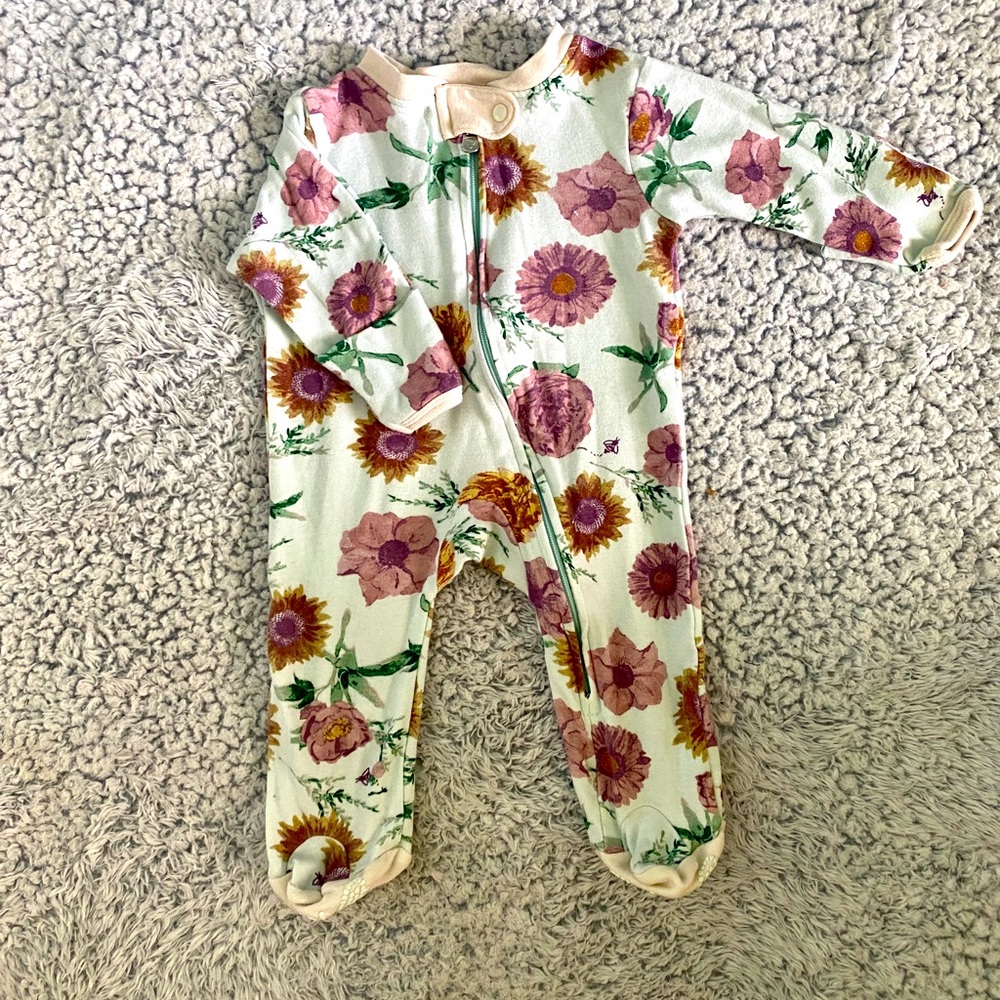 Baby girls Burt’s Bees baby footie pajamas